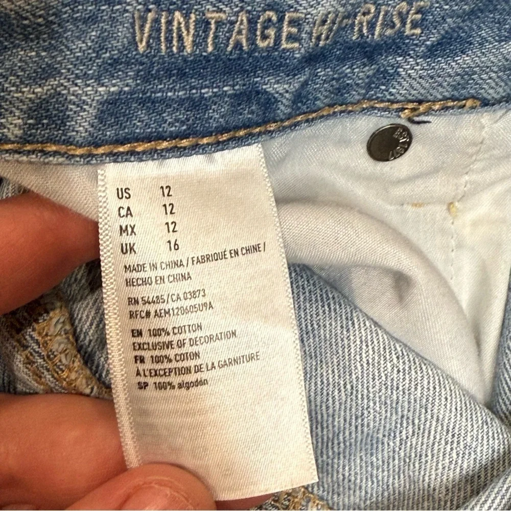 Vintage American Eagle graffiti shorts High waist light wash Women’s Size 12
